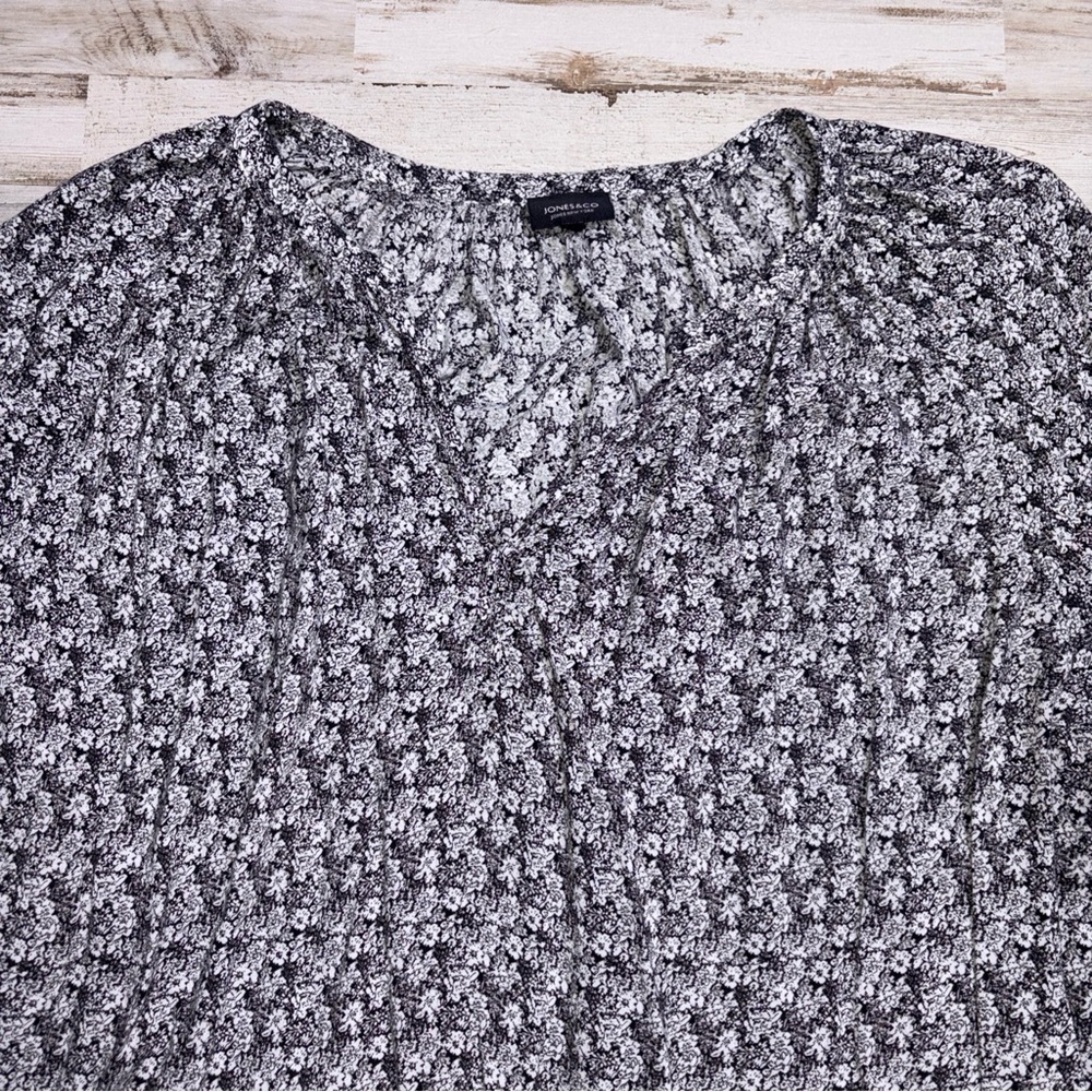 Jones & Co New York 2X Womens Black White Floral 3/4 Sleeve Popover Blouse - Picture 2 of 15